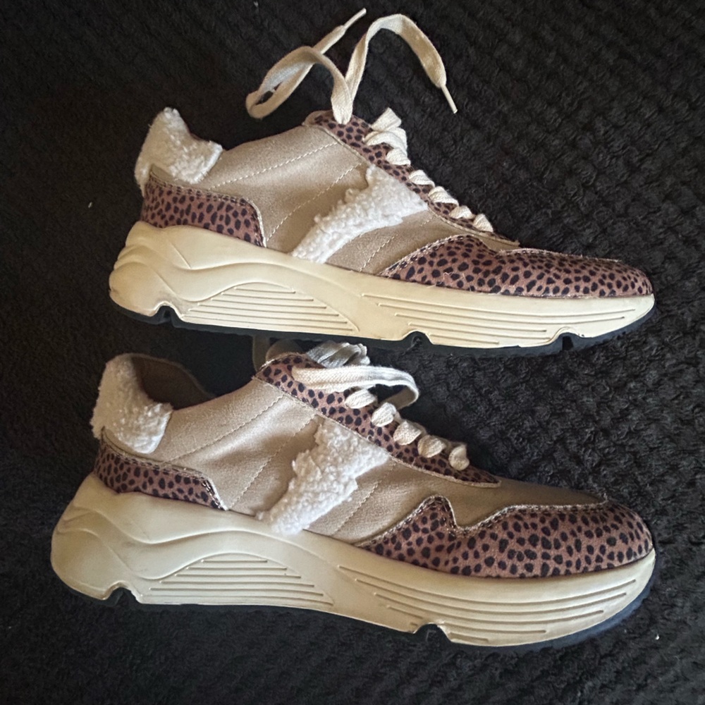 Oasis Society Women’s Sneakers